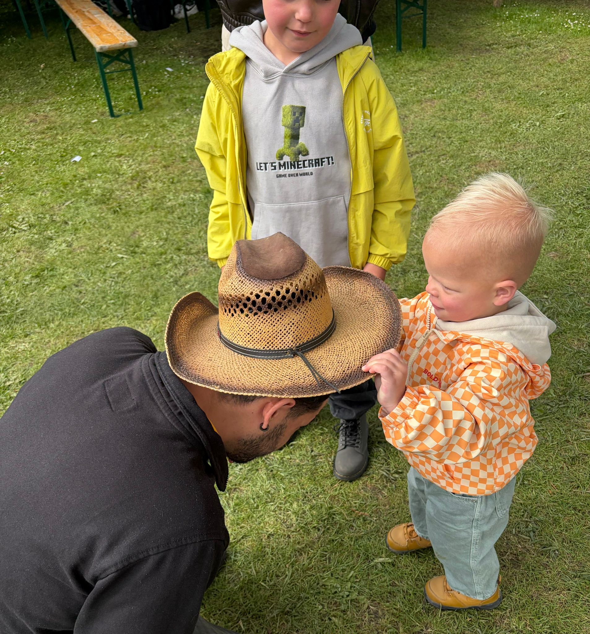 Leuk moment met de cowboyhoed