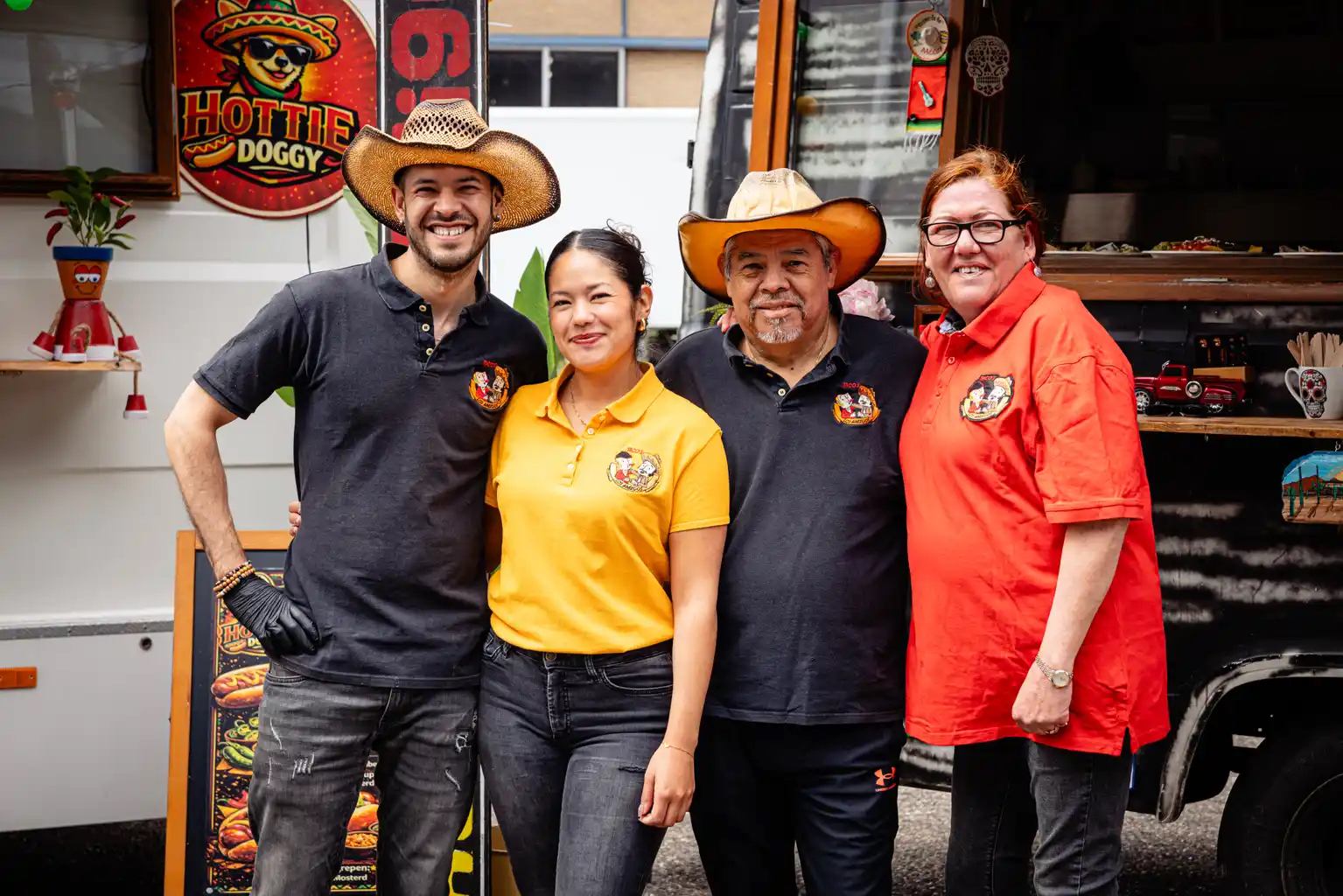 Het team van Taco's Los Amigos & Hottie Doggy